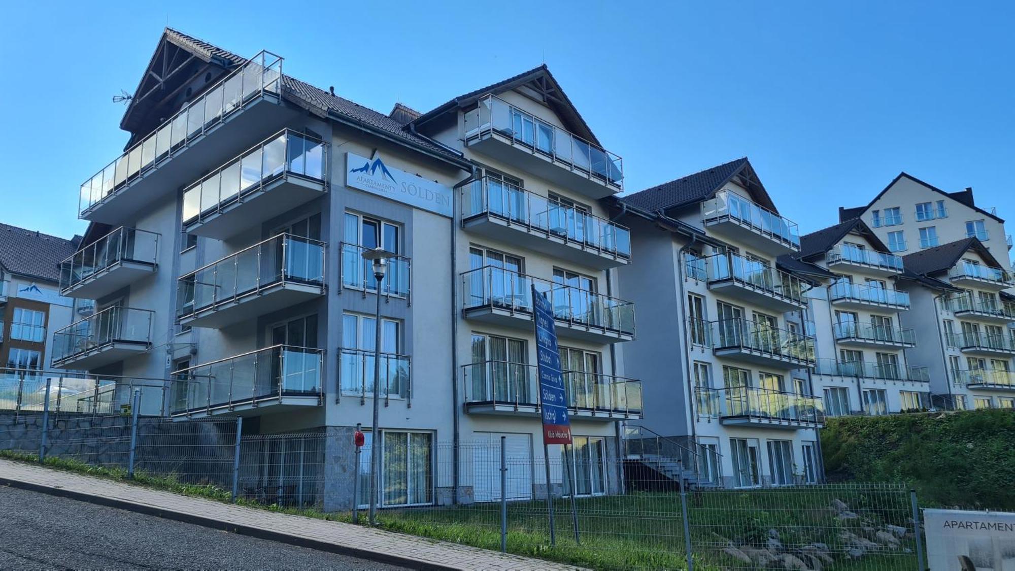 Apartamenty Czarna Gora Is 8 西恩纳 外观 照片